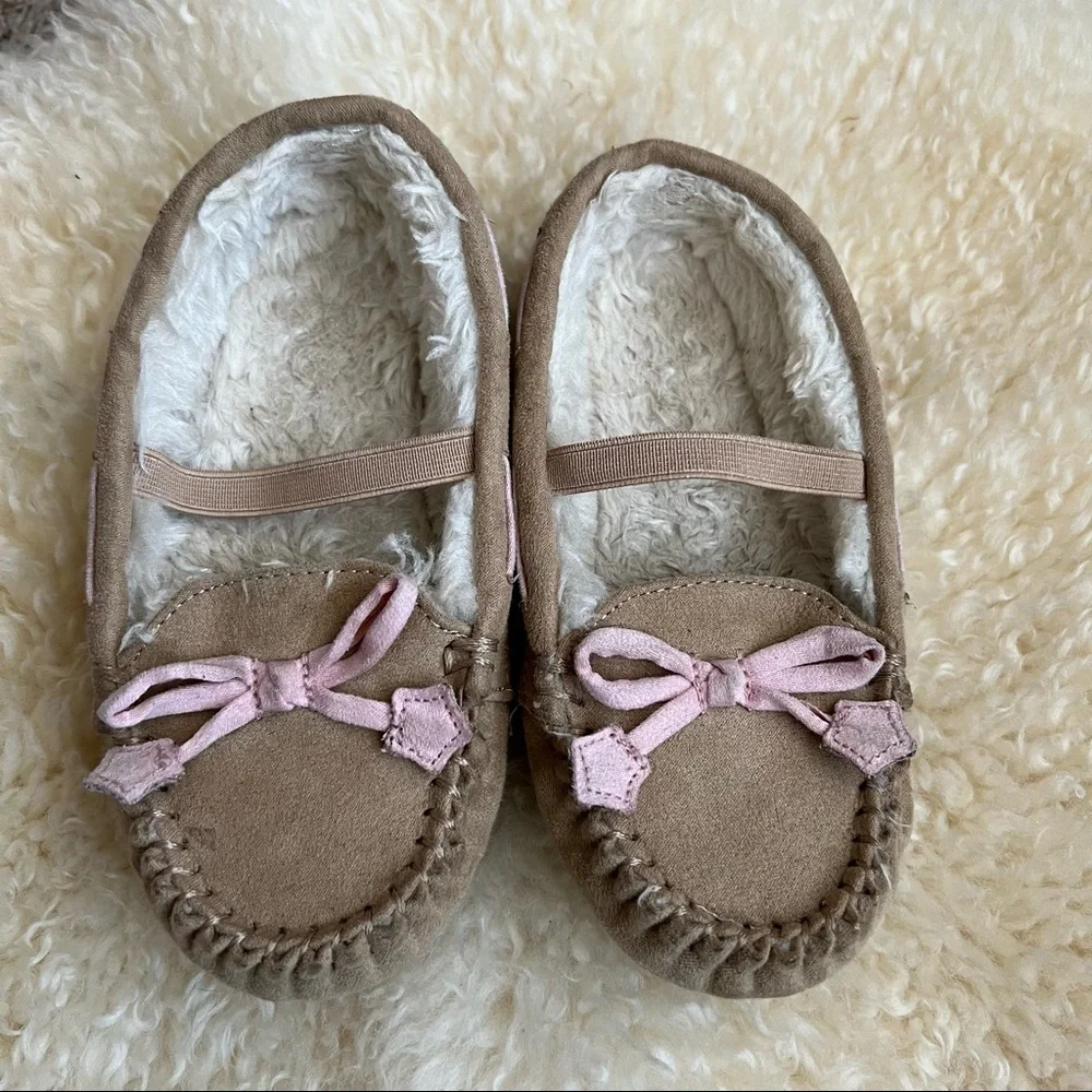 Cat and Jack moccasin slippers size 9/10 large